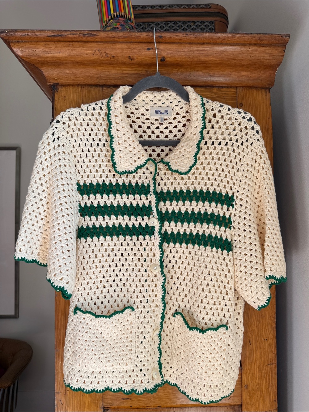 Baum Und Pferdgarten Cream Crochet Short-Sleeve Cardigan with Green Trim